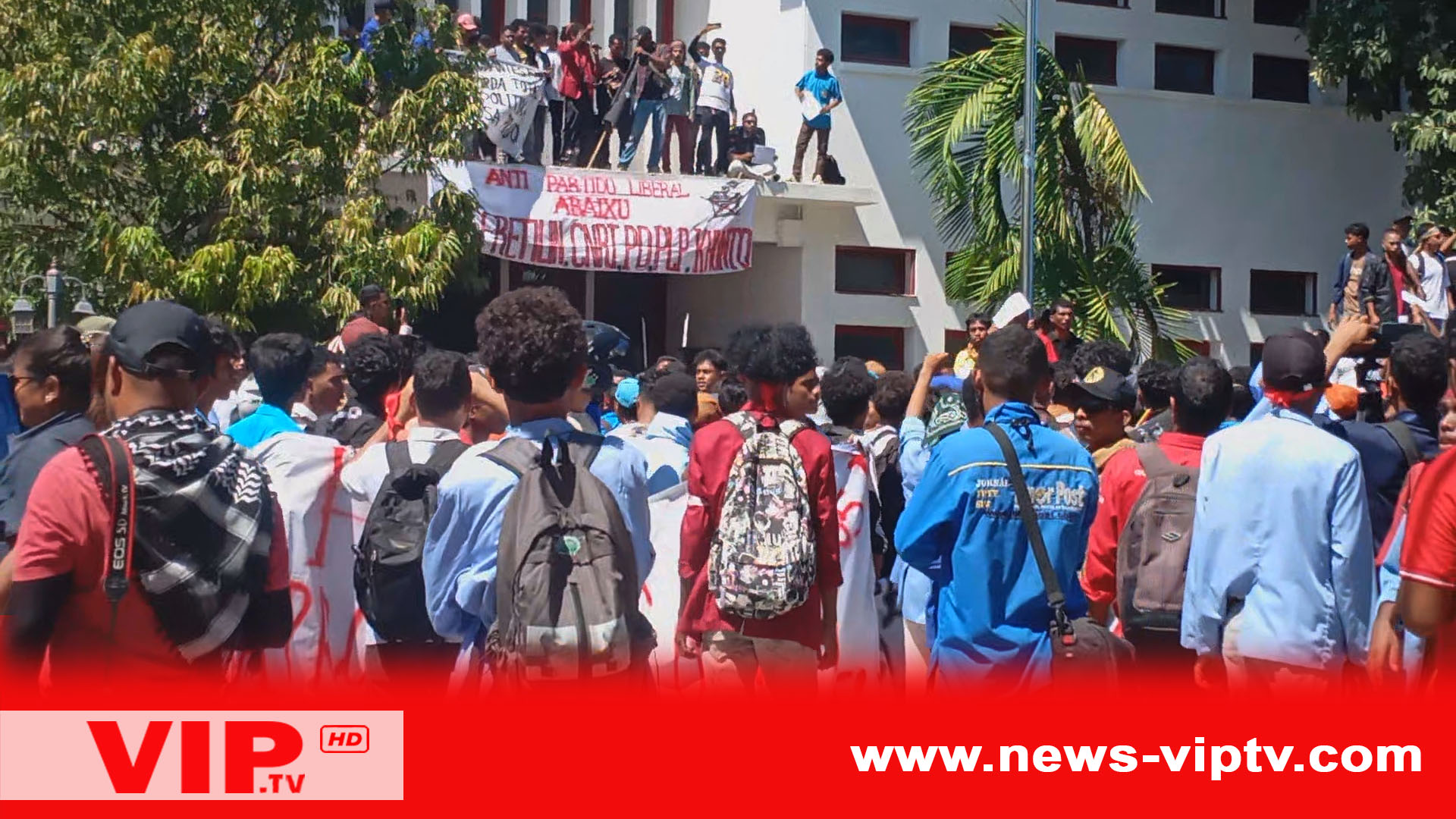 Tolak Mobil Baru Anggota Parlemen, Ribuan Mahasiswa Timor-Leste Turun Demo